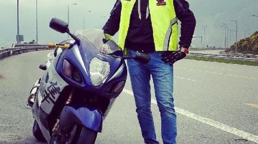 Kardeşi Kazada, Babası Kardeşinin Mezarı Başında, Kendisi De Kazada Can Verdi