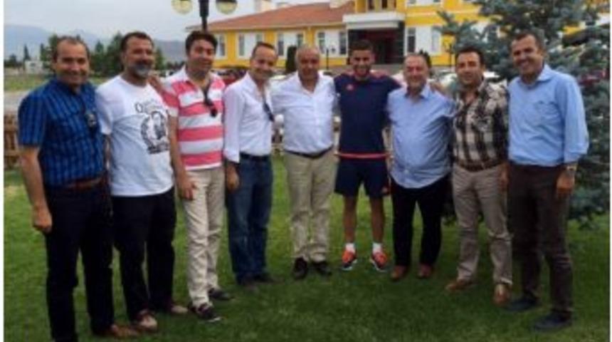 Kayserispor, Deniz T&uuml;r&uuml;&ccedil; İle 3 Yıllığına Anlaştı