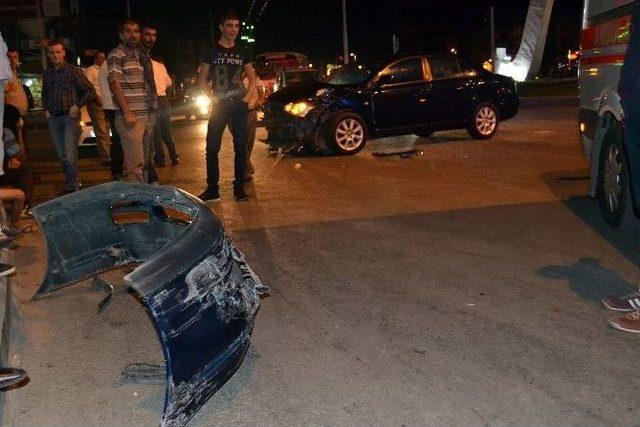 Malatya’da Otomobille Kamyonet Çarpıştı: 1 Yaralı