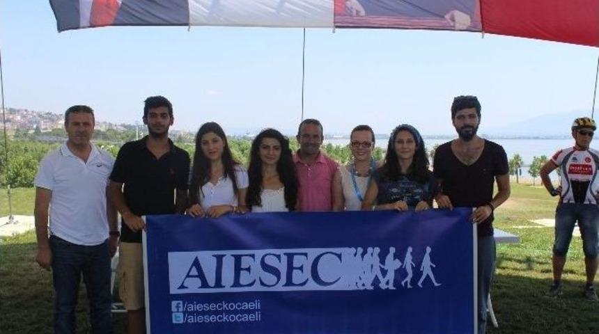 İzmit&rsquo;te Engelliler U&ccedil;urtma Şenliğinde Buluştu