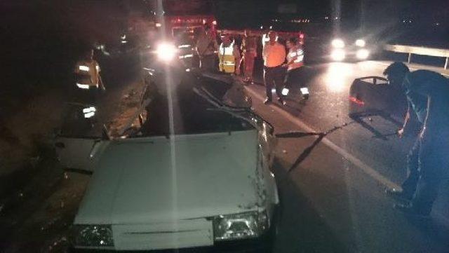 Gölbaşı'nda Otomobil Tır'a Çarptı: 4 Ölü 1 Yaralı
