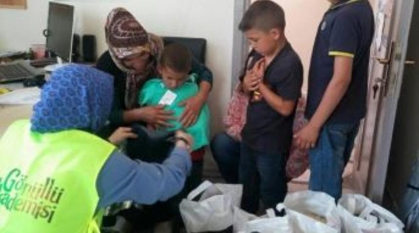 Ke&ccedil;i&ouml;renli G&ouml;n&uuml;ll&uuml;ler Herkesin Yardımına Koşuyor