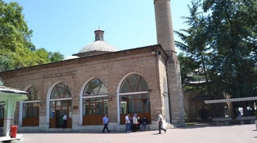 Tarih Sıvaların Altında Kaldı