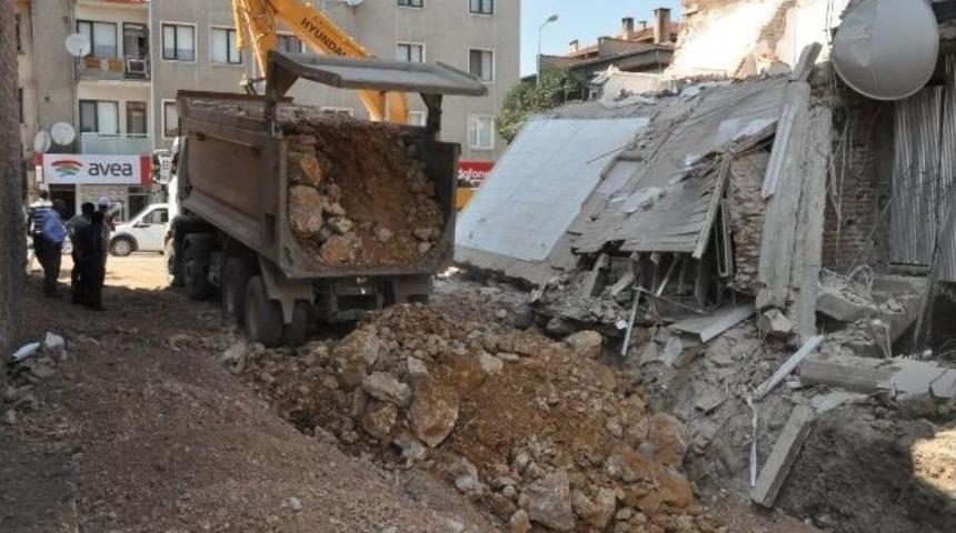 Yıkılan Binada Belediyenin İhmali Yok