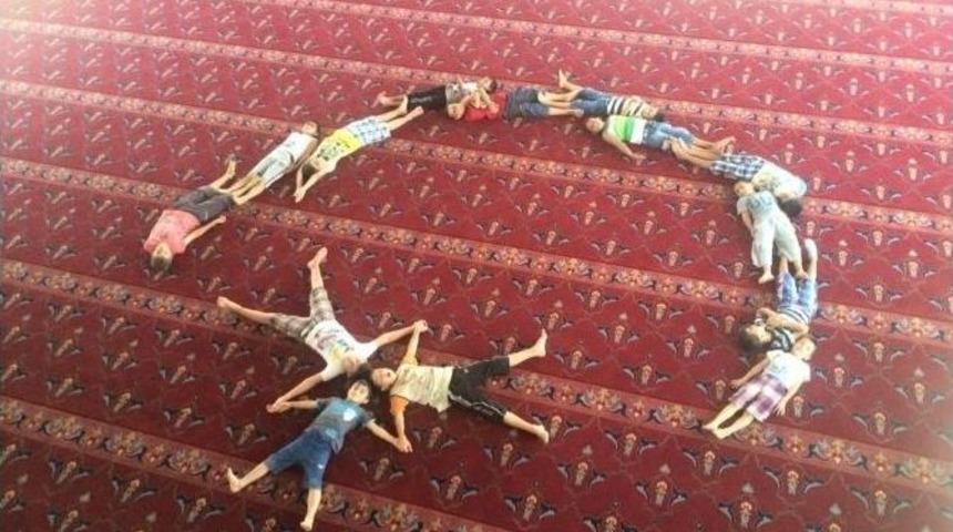 Kur&rsquo;an Kursu &Ouml;ğrencilerinden Şehit Binbaşıya Ay Yıldızlı Anma