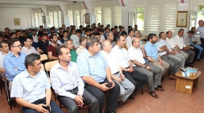 Hafızlar &Uuml;nye&rsquo;de Kampa Girdi