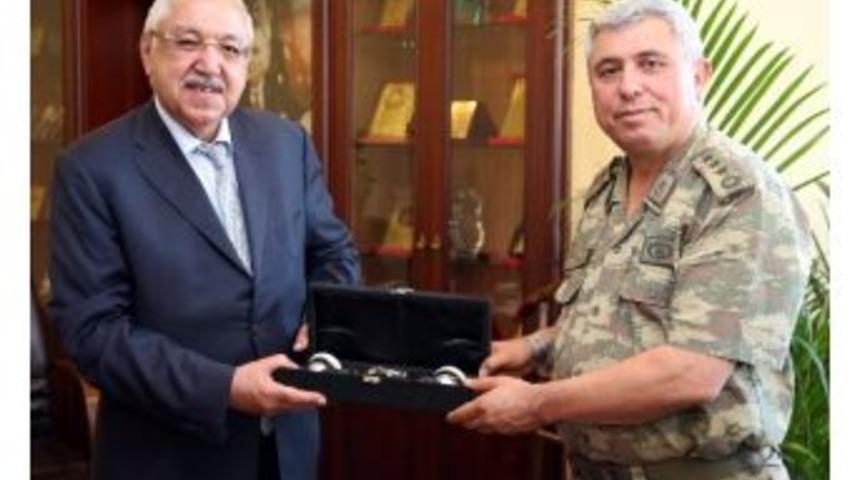 Albay Arslan&rsquo;dan, Naksan&rsquo;a Veda Ziyareti