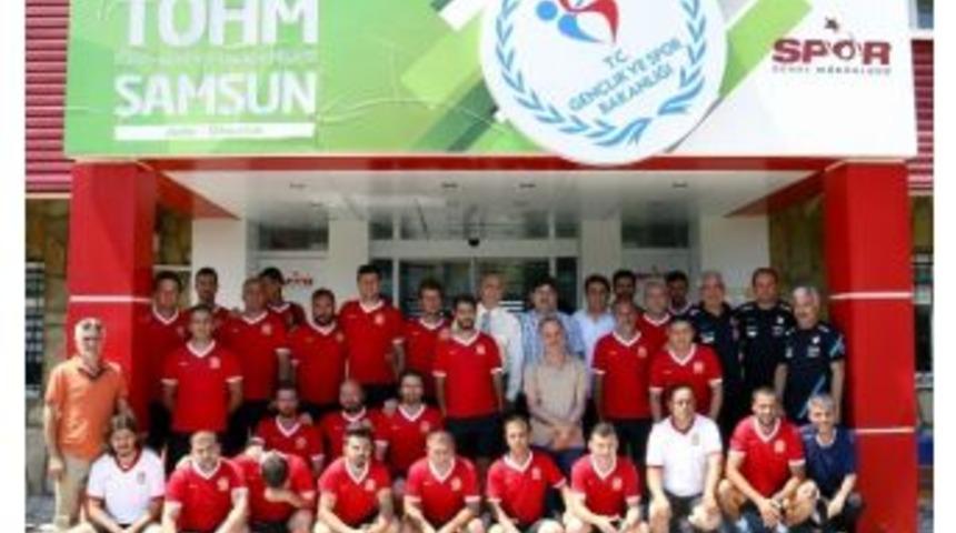 Futbol Antren&ouml;rl&uuml;k Kursu Başladı