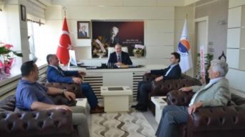 Ak Parti&rsquo;li Vekilden Rekt&ouml;re Hayırlı Olsun Ziyareti