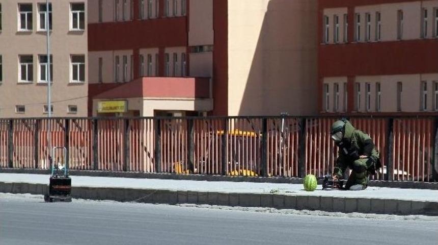 Köprüye Bırakılan Karpuz Paniğe Neden Oldu