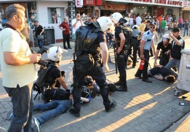 Anarşi İnisiyatifi Grubu Üyelerinin Serbest Bırakılmasını Istediler