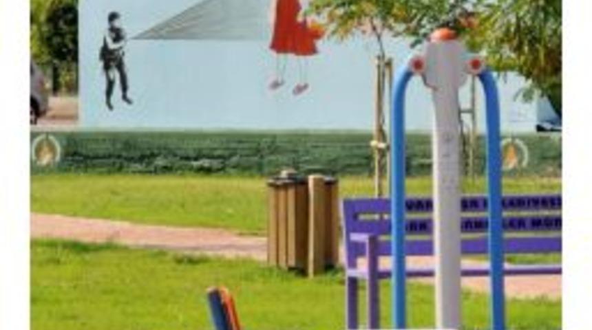 Muratpaşa Belediyesi: Kırmızılı Kadına Tepkiler Yersiz