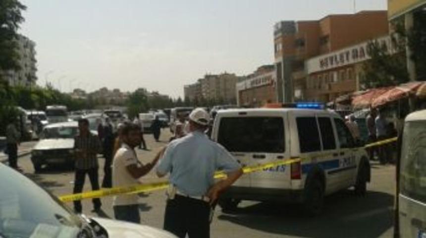 Hastane Bah&ccedil;esinde Ş&uuml;pheli Paket Alarmı