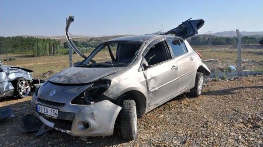 Otomobil Takla Attı: 1 &Ouml;l&uuml;, 1 Yaralı