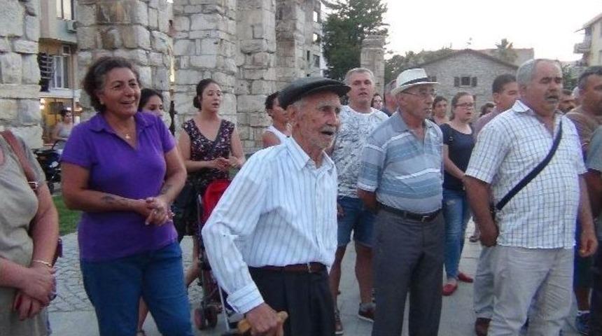 90&rsquo;lık Ali Dede Elindeki Bastonuyla Suru&ccedil; Saldırısını Kınadı