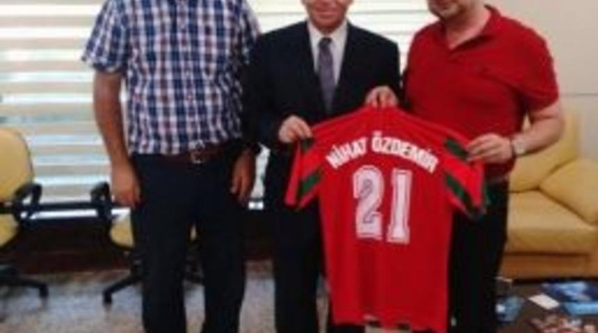 Nihat &Ouml;zdemir&rsquo;den Diyarbekirspor A.ş.&rsquo;ye Sponsorluk Desteği