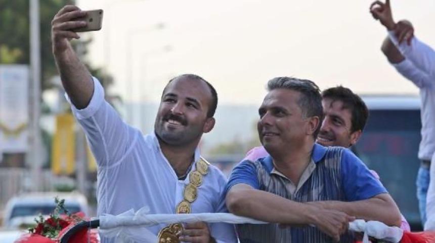 Başpehlivan Okulu, Memleketinde Konvoyla Karşılandı (2)