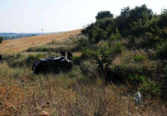 Hız Yapan Otomobil Takla Attı: 2 Ölü, 1 Yaralı