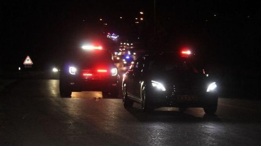 Başbakan Davutoğlu &Ouml;zel Kuvvetler Komutanlığında 4 Saat Kaldı