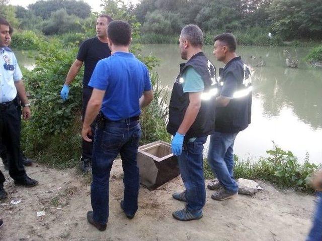Hırsızların Çaldığı Çelik Kasa Nehirden Çıkartıldı