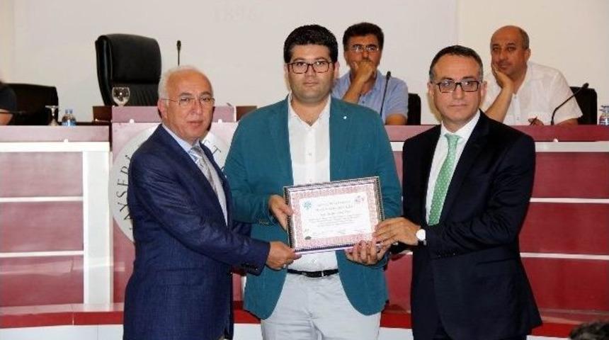 Kto&rsquo;da Etkin &Ccedil;alışan Meslek Komiteleri &Ouml;d&uuml;llendirildi