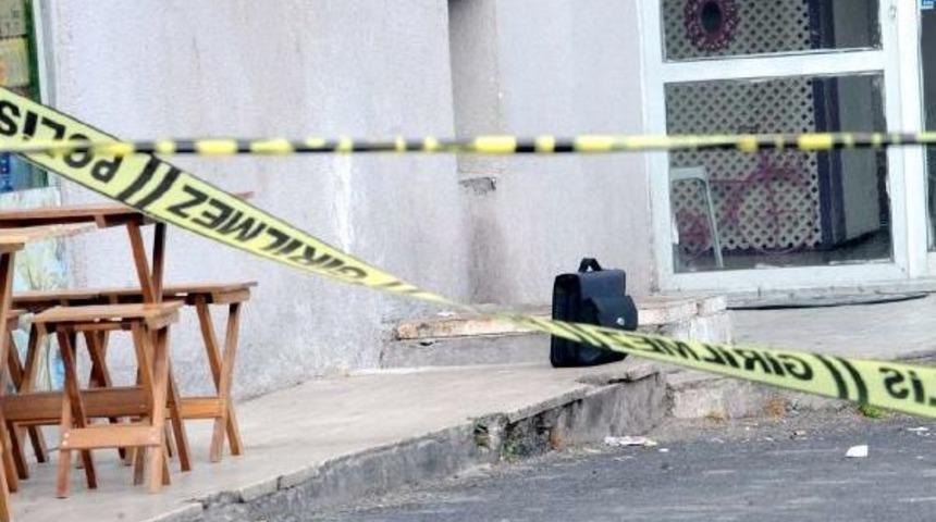 Beşiktaş'ta Ş&uuml;pheli &Ccedil;anta Bomba Paniği Yarattı