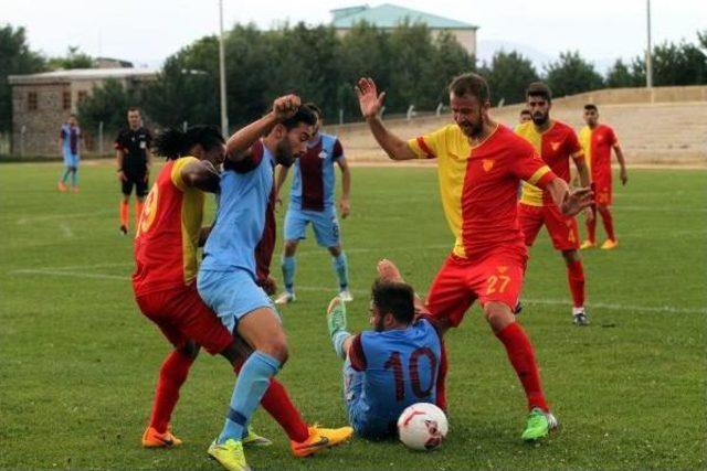 Hazırlık Maçını Izlemek Için Özel Uçakla Geldi