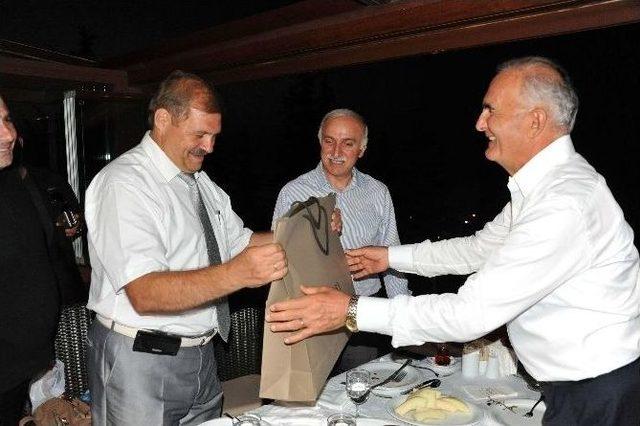 Başkan Yılmaz’dan Kardeş Şehrin Bürokratına Doğum Günü Sürprizi