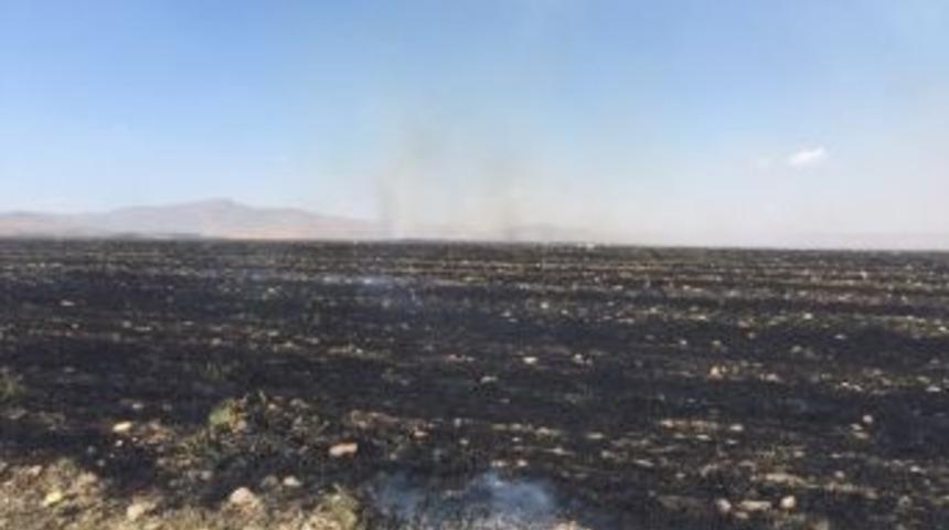 Kulu&rsquo;da Anız Yangını G&uuml;&ccedil;l&uuml;kle S&ouml;nd&uuml;r&uuml;ld&uuml;