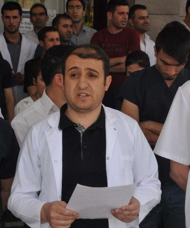 Bitlis’teki Sağlık Personellerinden Basın Açıklaması