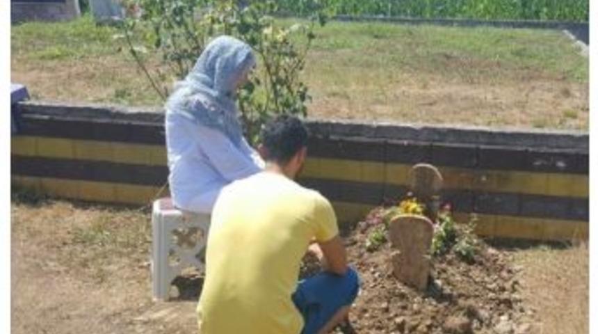 Kenan Sofuoğlu Oğlunun Mezarını Ziyaret Etti