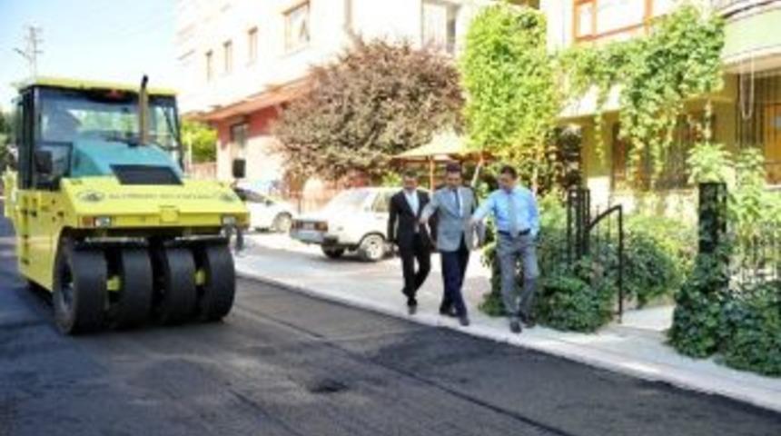 Başkan Tiryaki Asfalt &Ccedil;alışmalarının Başında