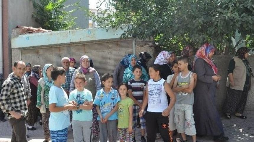 Mahalle Sakinleri Baz İstasyonlu Evi Bastı