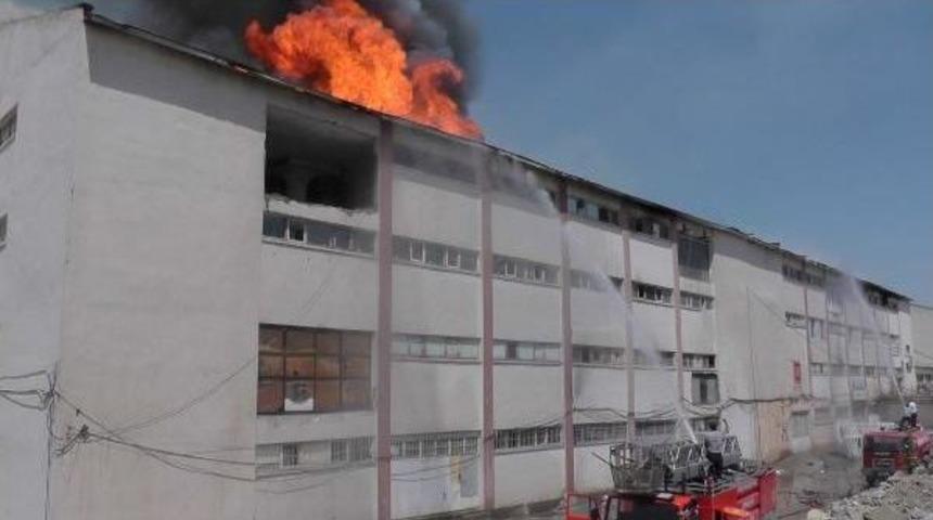 Muş'ta Yangına Toma'lı M&uuml;dahale