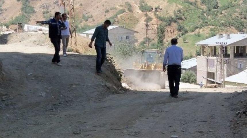 Şemdinli Belediyesi&rsquo;nden Yol Yapım &Ccedil;alışması