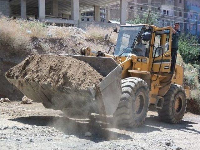 Şemdinli Belediyesi’nden Yol Yapım Çalışması