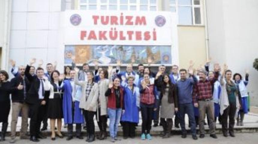 Turizm Eğitimi Almak İsteyen &Ouml;ğrencilerin İlk Tercihi A&uuml; Turizm Fak&uuml;ltesi Oldu