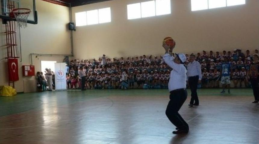 Başkan &Ccedil;er&ccedil;i&rsquo;den Basket Şov