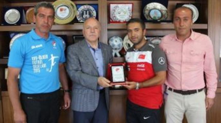 Tff&rsquo;den Başkan Sekmen&rsquo;e Teşekk&uuml;r Plaketi