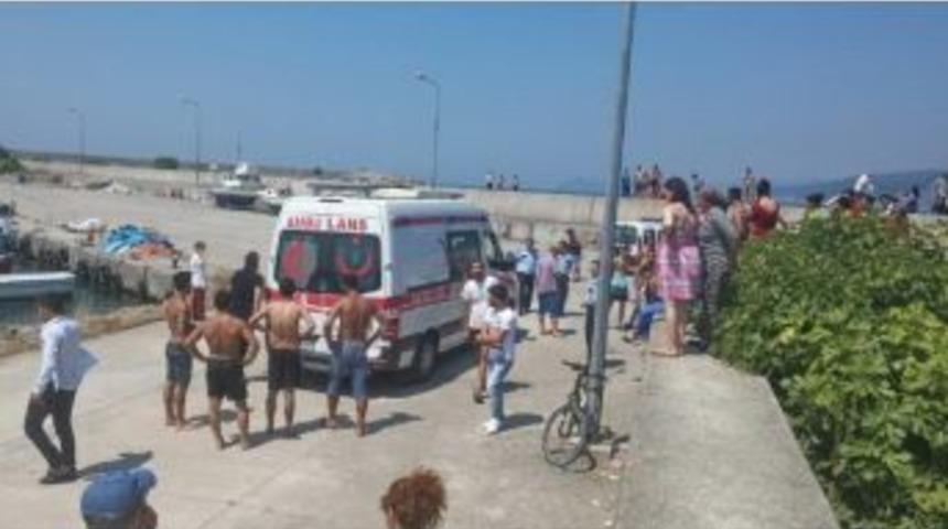 Boğulma Tehlikesi Ge&ccedil;iren Gen&ccedil; Hastaneye Kaldırıldı