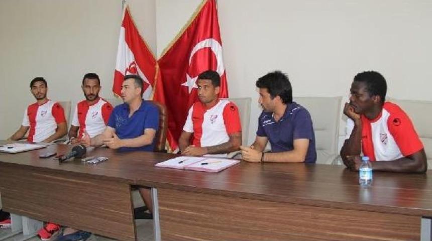 Boluspor, 4 Futbolcuya Imza Attırdı