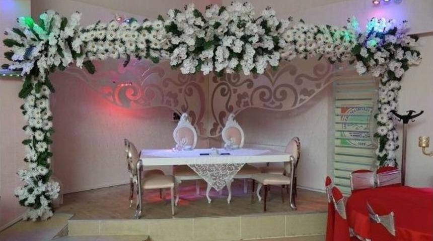 Necip Fazıl Ve Osmanlı D&uuml;ğ&uuml;n Salonları D&uuml;ğ&uuml;n Ve Toplantı İ&ccedil;in Hizmette