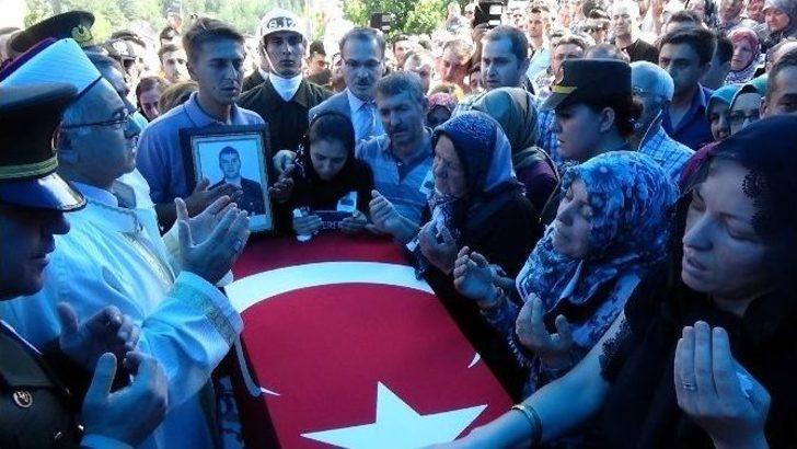 Şehit Askerin Cenazesinde Gözyaşları Sel Oldu G1