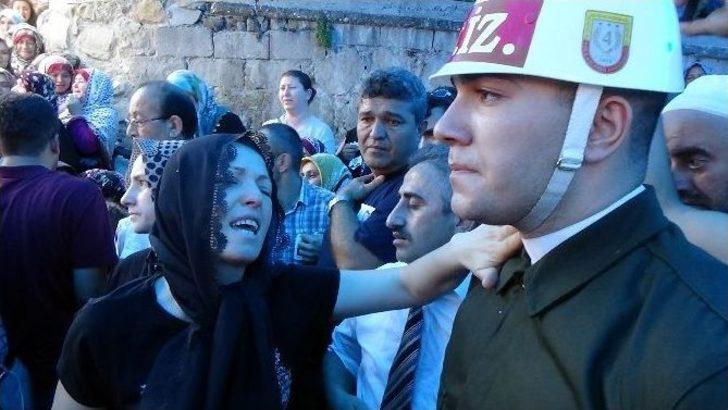 Şehit Askerin Cenazesinde Gözyaşları Sel Oldu G4