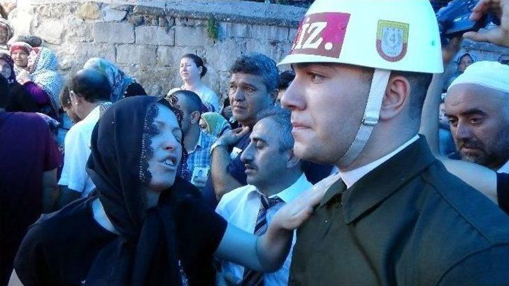 Şehit Askerin Cenazesinde Gözyaşları Sel Oldu G5