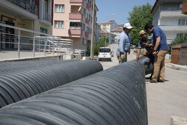 Ertuğrulgazi Mahallesi’ndeki Yağmur Suyu Hattına Yenisi Eklendi