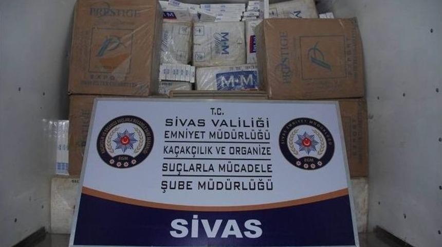 Sivas&rsquo;ta 49 Bin 600 Paket Ka&ccedil;ak Sigara Ele Ge&ccedil;irildi