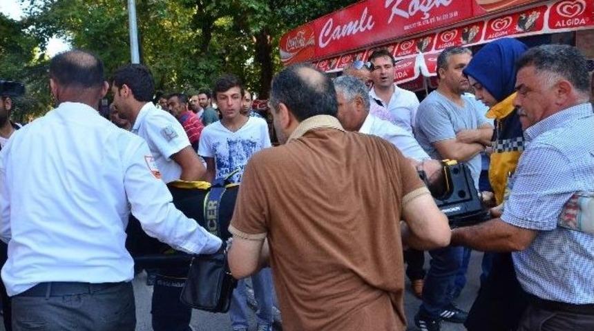 Motosikletin &Ccedil;arptığı Kadın Yaralandı