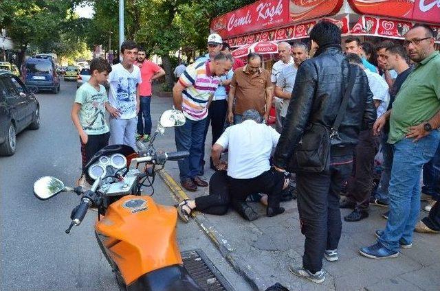 Motosikletin Çarptığı Kadın Yaralandı