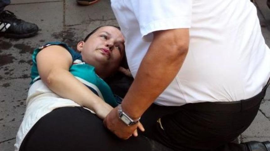 Motosikletin &Ccedil;arptığı Kadın Yaralandı